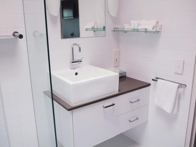 Bathroom 3, Alexandra Hills Hotel Suites & Conference Center, Alexandra Hills