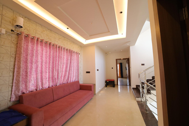 Public Area 3, SP Tourist Home, Pune