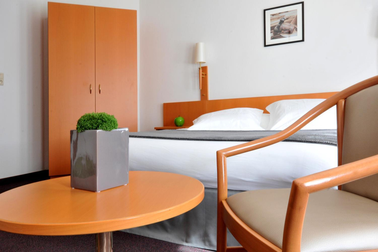 Bedroom 3, Hotel du Perron, Liège