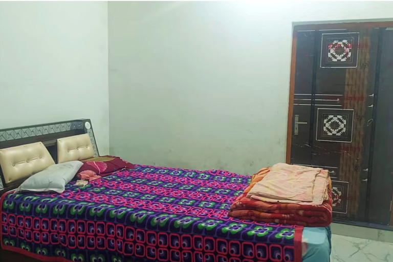 Bedroom 5, Hotel Ayodhya Dham Guest House Ayodhya, Faizabad