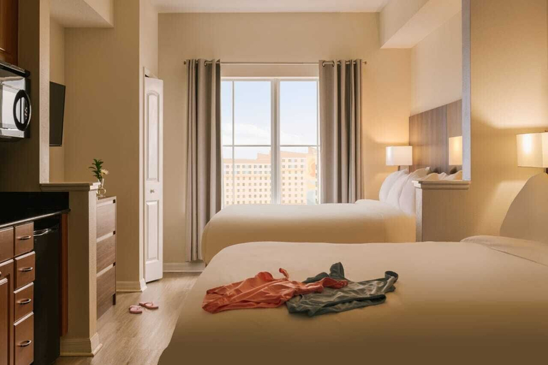 Bedroom 3, The Point Hotel & Suites Orlando, Orange