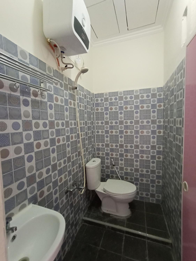 2, OYO 2220 PINK'S GUEST HOUSE, North Tapanuli