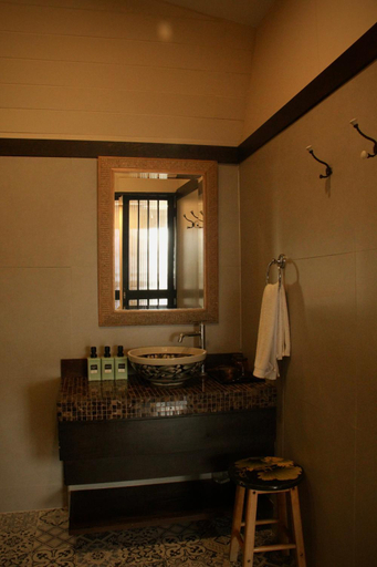 Bathroom 4, Arun Residence, Phra Nakhon