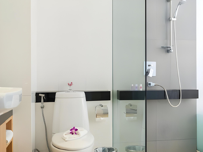 Bathroom 5, Hotel Icon Bangkok Sukhumvit 2, Khlong Toey