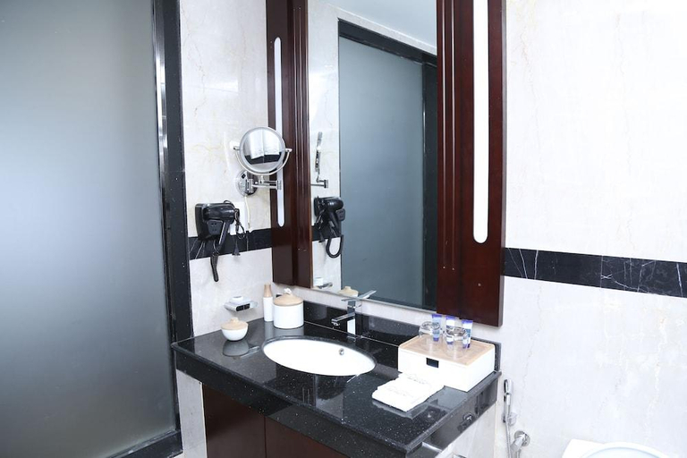 Bathroom 4, The Grand Mountain Hotel, Matale