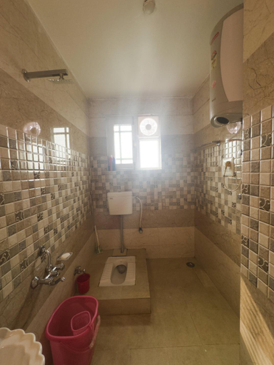 Bathroom 2, The Penthouse Apartment, Srinagar