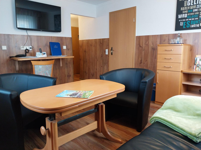 Bedroom 2, Landhotel Waldschloßchen mit Gaststube, Bautzen