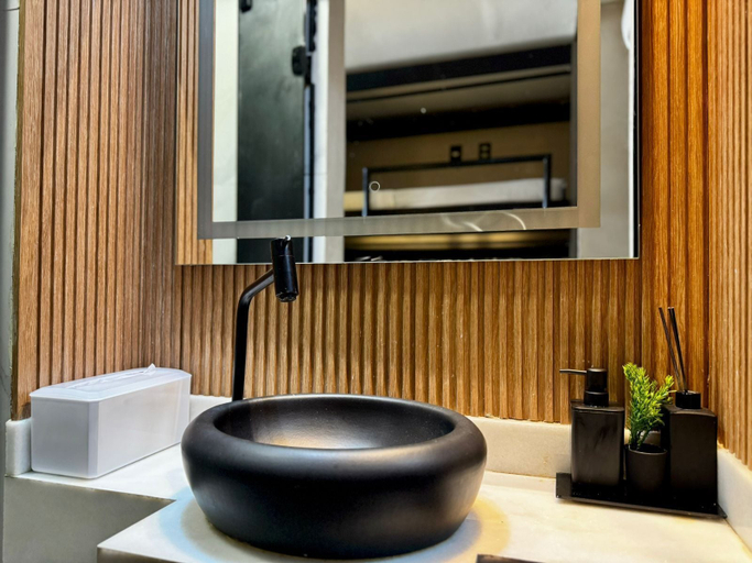 Bathroom 3, Ipanema Beach Hostel, Rio de Janeiro