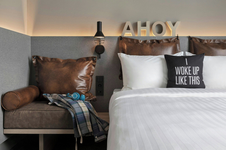 Bedroom 5, Moxy Bremen, Bremen