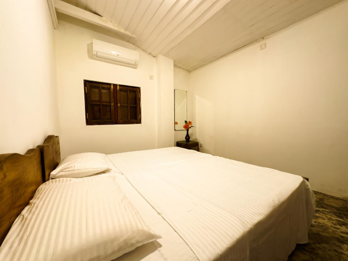 Others 3, House of Merchants, Galle Four Gravets