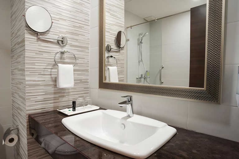 Bathroom 4, Club Mahindra Mac Boutique Hotel, Wattana