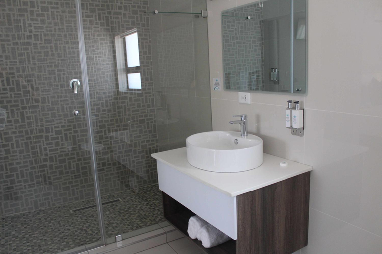 Bathroom 3, Prisatt Boutique Hotel, Waterberg