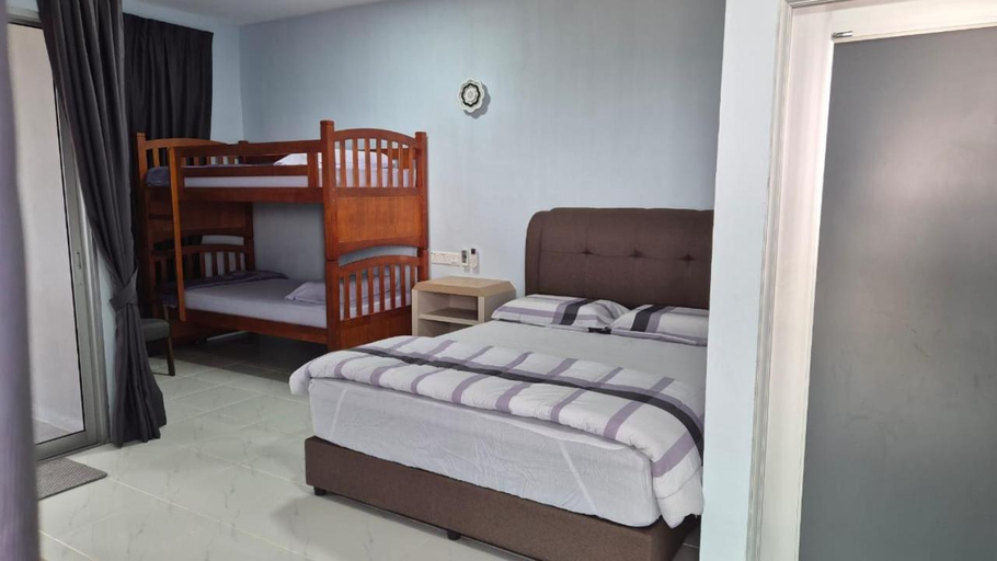 Bedroom 2, RIVER SIDE CHALET TIOMAN, Mersing
