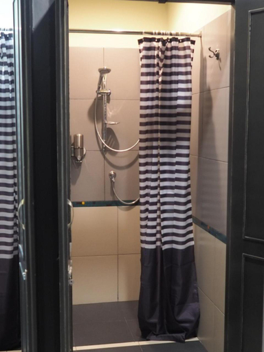 Bathroom, Chomm House, Ratchathewi