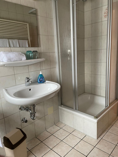Bathroom, Gasthaus Neue Muhle, Gotha
