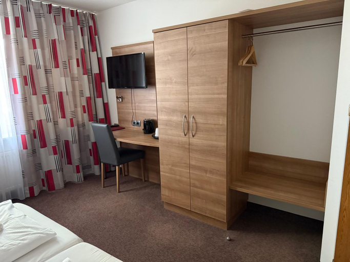 Bedroom 2, Hotel Schweizerblick, Waldshut