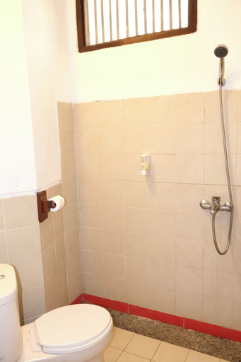 Bathroom 5, Kelimutu Crater Lakes Ecolodge, Ende