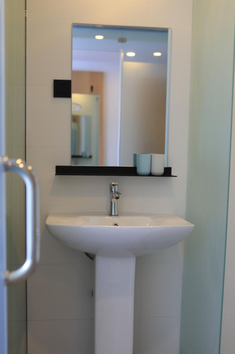 Bathroom 3, Guilin Travel light Hostel, Guilin