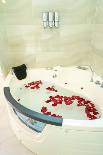 Bathroom 3, Caruzo Hotel and suites, Leoncio Prado