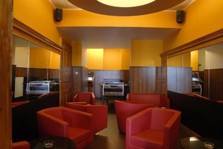 Others 3, Madar Cafe Central Melk, Melk