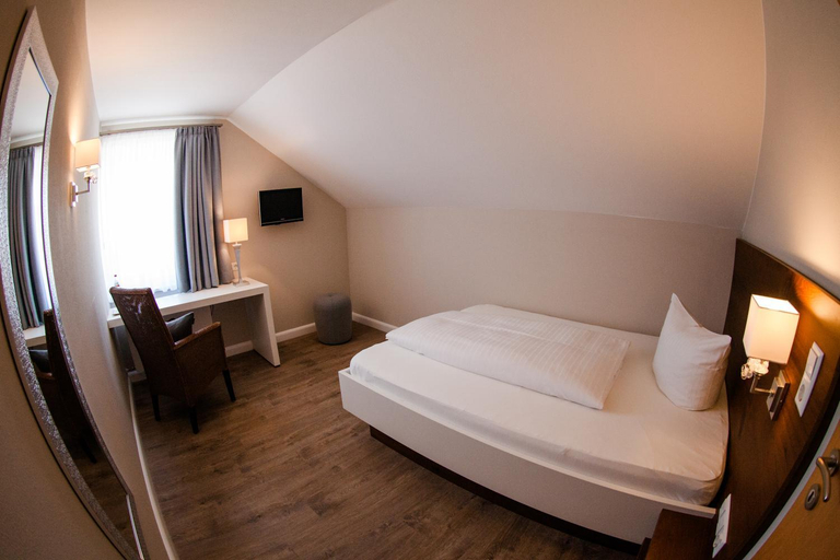 Bedroom 2, HIRSCH 1783 Hotel LANDHAUS, Bodenseekreis