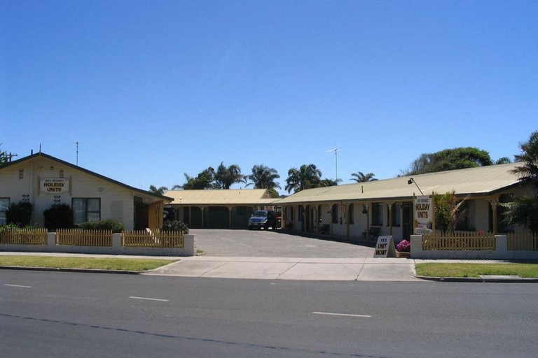 Others 2, Lakes Entrance Holiday Units, E. Gippsland - Bairnsdale