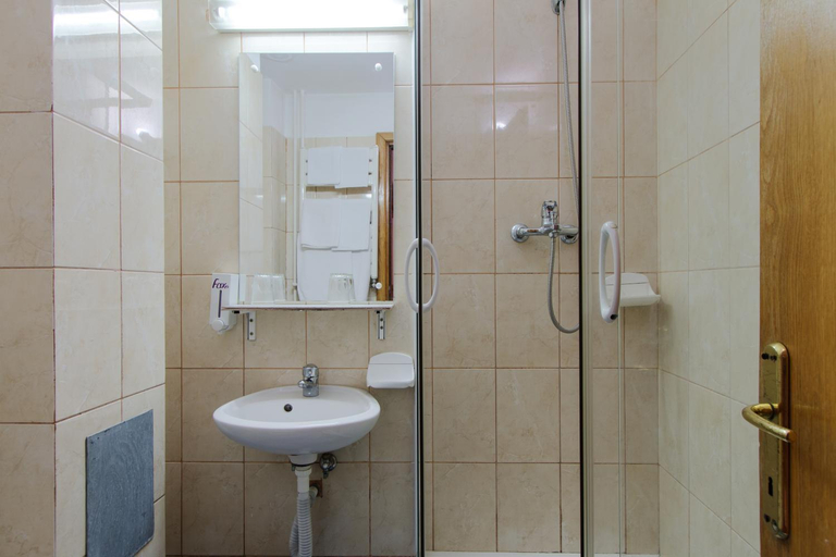 Others 4, Hotel Teilor, Calimanesti