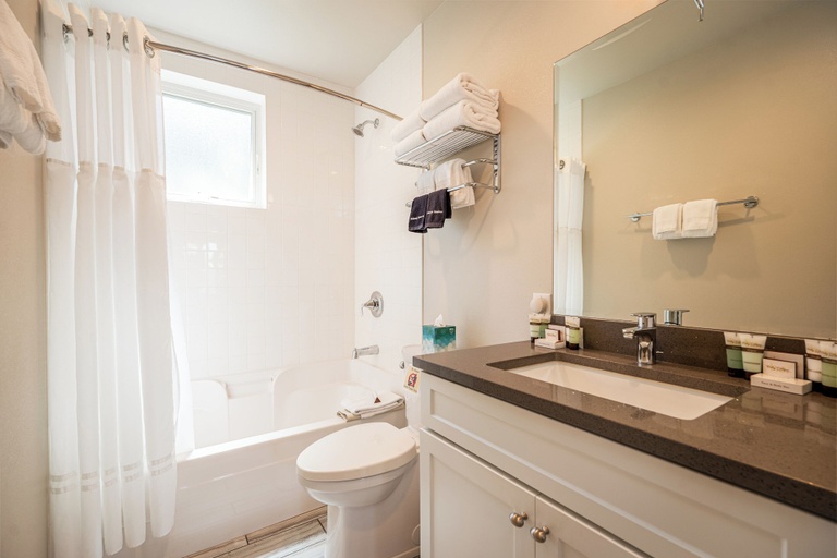 Bathroom 3, Roche Harbor Resort, San Juan