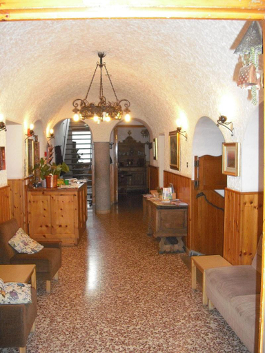Others 5, Albergo Gufo Depandance, Sondrio