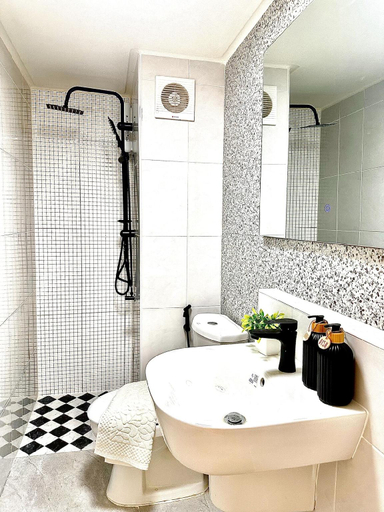 Bathroom 3, CinCin Popular Condo, Pak Kret