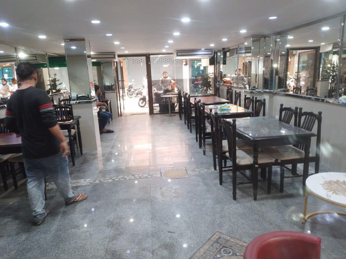 Food & Drinks, Om Inn, Wattana