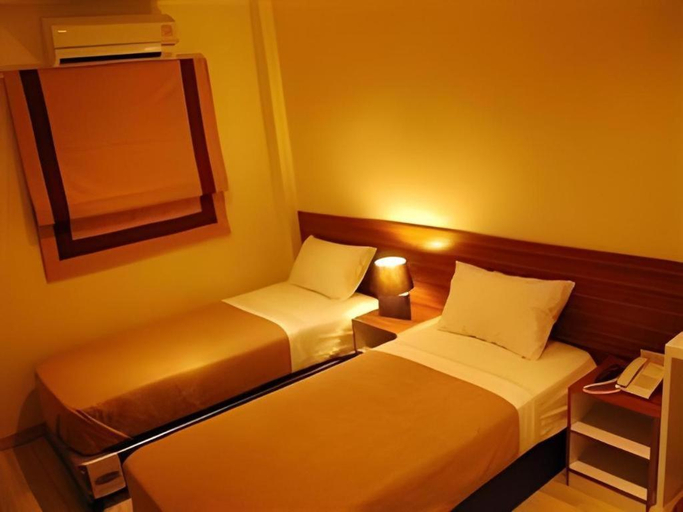 Bedroom 3, White House Asoke Sukhumvit 18, Wattana