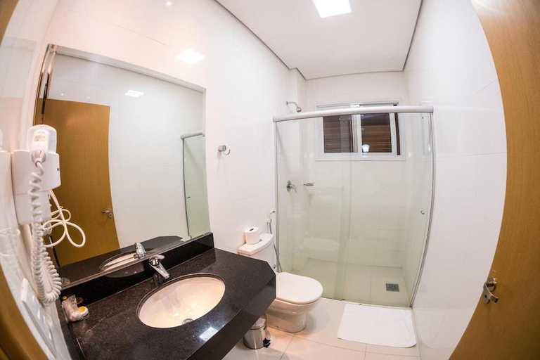 Bathroom 3, HD Park Hotel, Assis