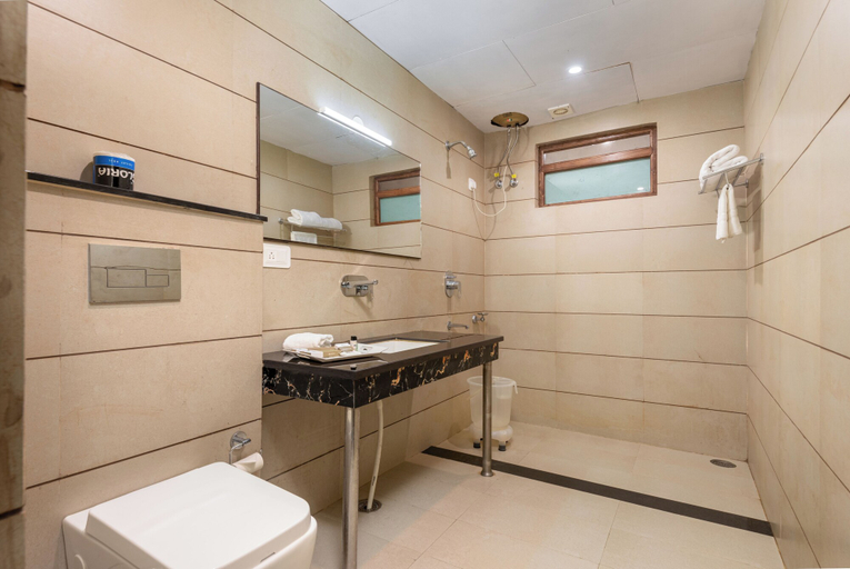 Bathroom 3, Meghavan Resort By DLS Hotels, Kangra