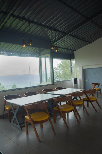 Food & Drinks, MonkeyCap Tourist Hostel, Satara