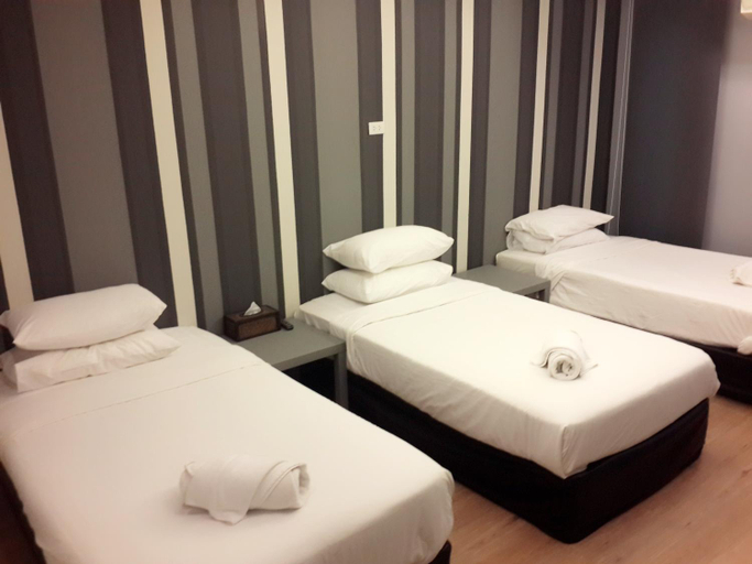 Bedroom 3, Paragon Inn, Bang Phli