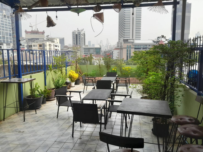Food & Drinks 4, Tom Guest house, Sathorn