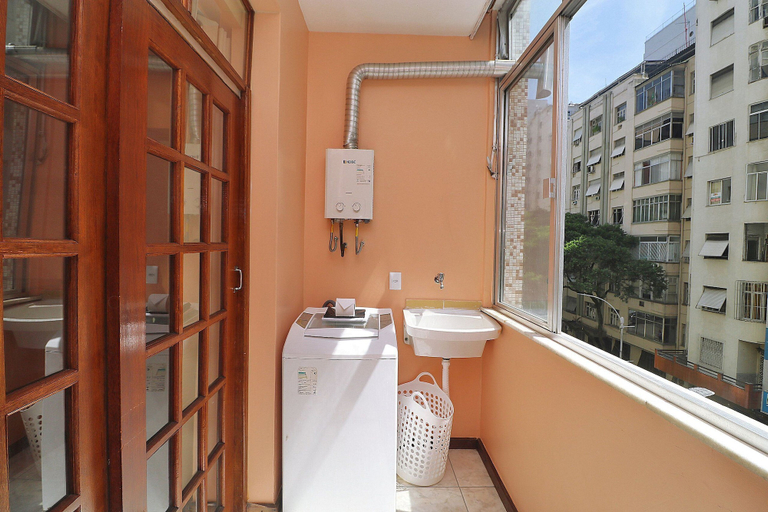 Bathroom 3, C060, Rio de Janeiro