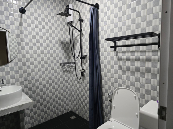 Bathroom 3, Khumkatang Resort & Restaurant, Phuket Island