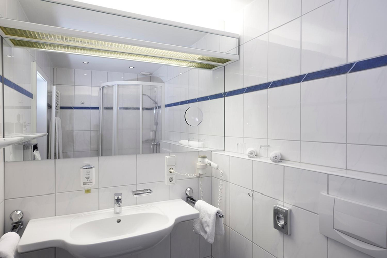 Bathroom 2, Romantik Hotel Stormann, Hochsauerlandkreis