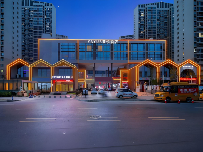 Exterior & Views