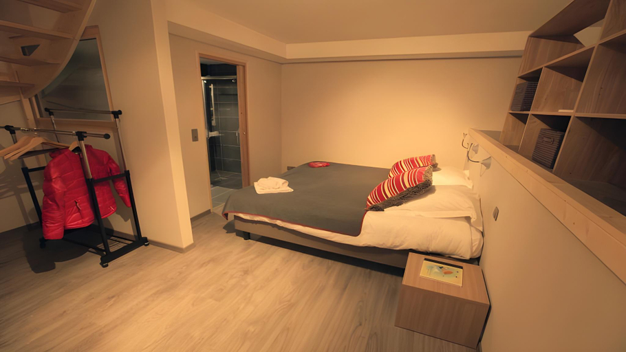 Bedroom 3, De L Arve, Haute-Savoie