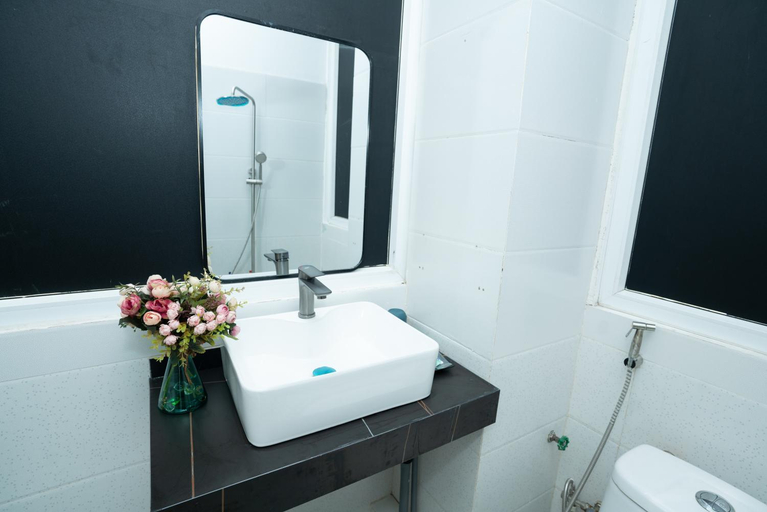 Bathroom, Eros Hotel - Go Vap, Ho Chi Minh City