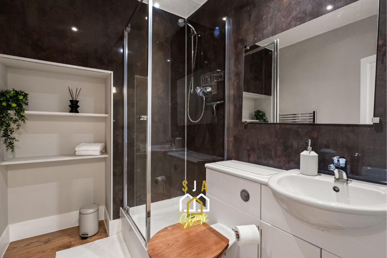 Bathroom 2, Holburn Road Retreat - SJA Stays - 1 Bed Apartment, Aberdeen