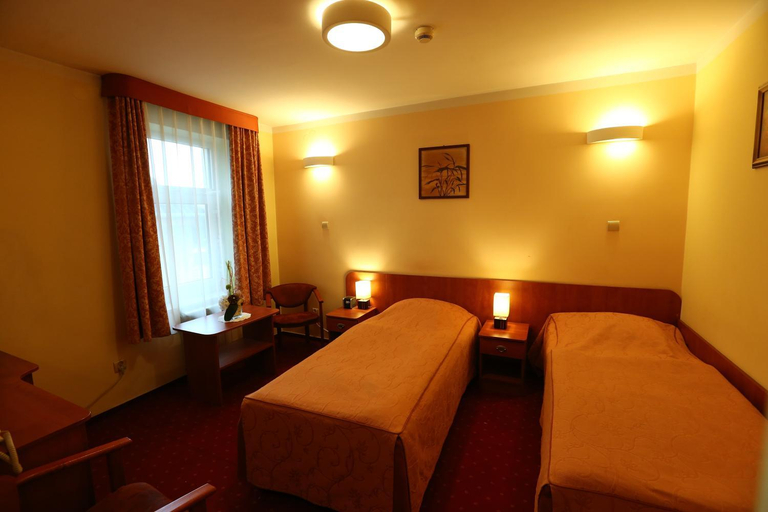 Bedroom 2, Hotel Korona, Ciechanów