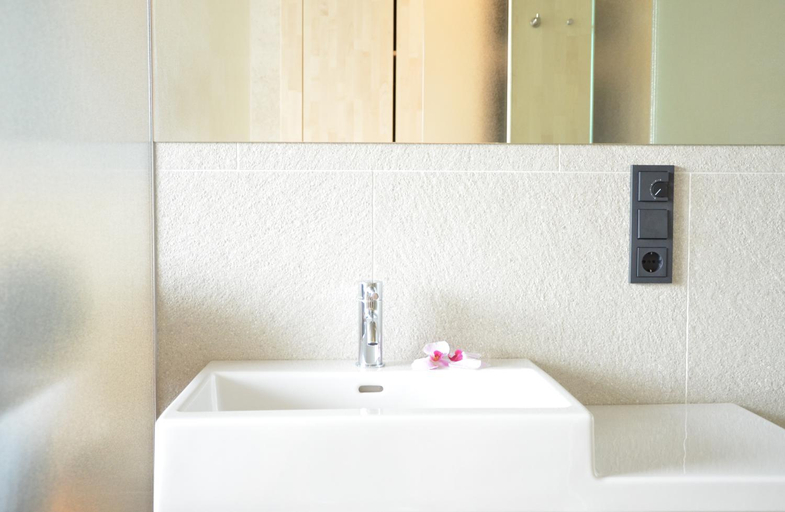 Bathroom 4, Hotel de l'Ecluse Superior, Remich