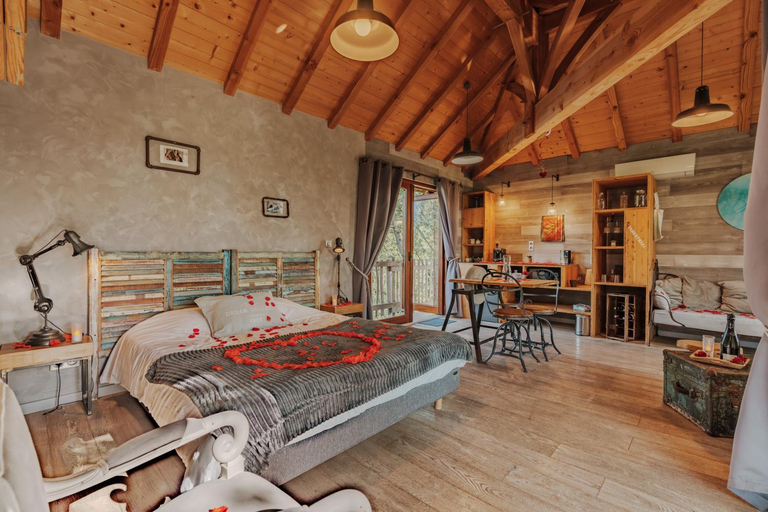 Bedroom, cabanes perchees dans les arbres, Dordogne