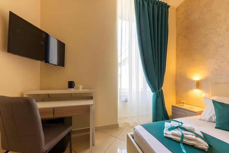 Bedroom 4, Re Diego, Napoli