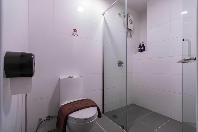 Bathroom 4, Cubic Pratunam Hotel, Ratchathewi
