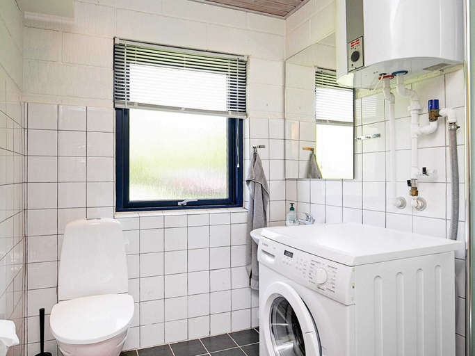 Bathroom, Refreshing Holiday Home in Spøttrup near Sea, Skive